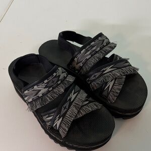 Teva Black and Gray Patterned Sandals